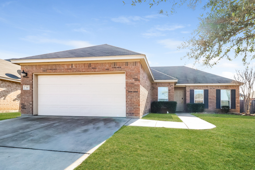 216 Kennedy Ct Crowley, TX 76036